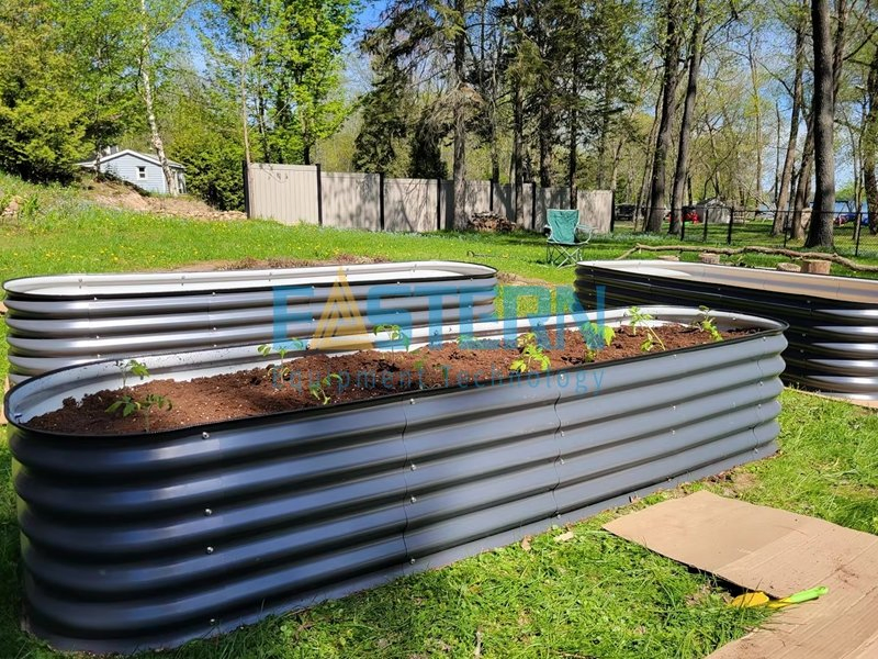 Металлическая высокая грядка для сада