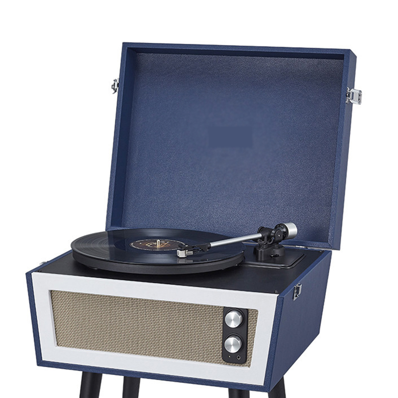 Проигрыватель виниловых пластинок с деревянным корпусом