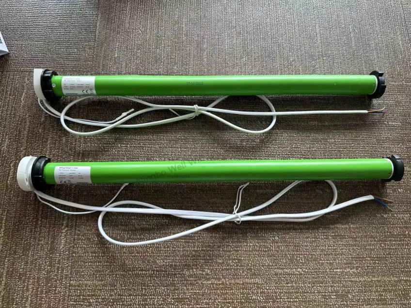 Rechargeable Motor for Outdoor Roller Shades Solar Window