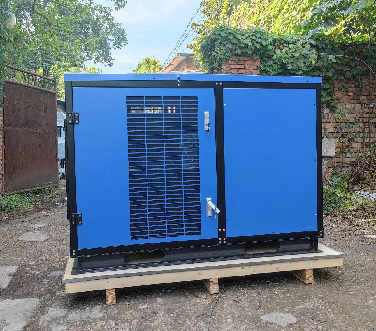 Automatic Water Production Machine Air to Water Making Atmospheric Water Generator Machine 250liters Per Day