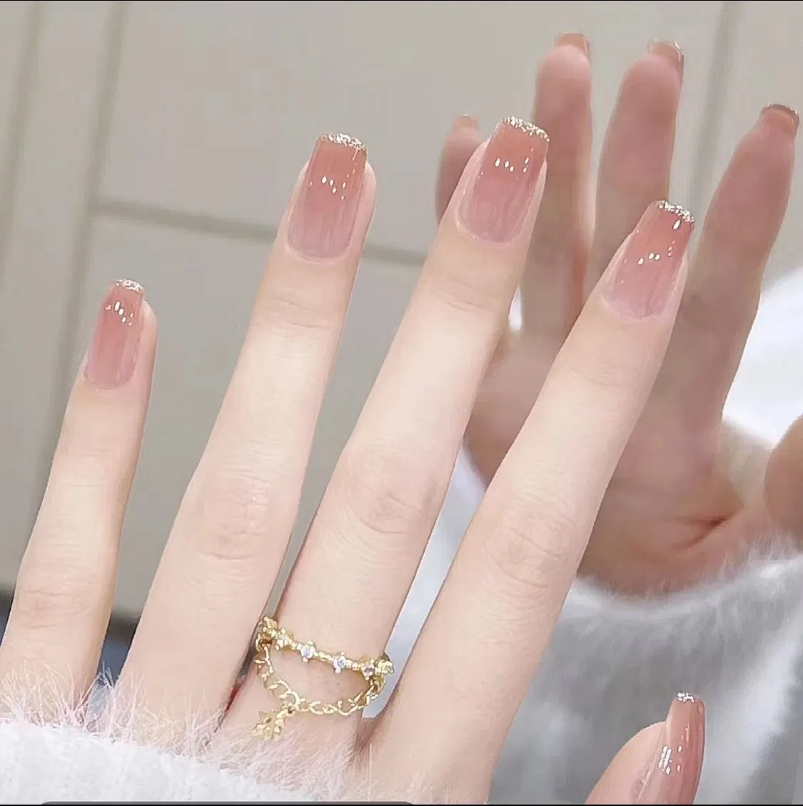 Aurora Drill Blush Glitter Powder Nail White Fake Nails Short Detachable Wearable Manicure