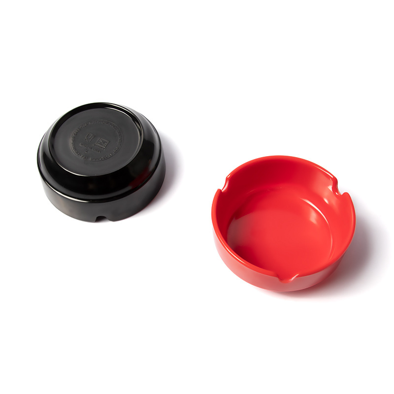 Glossy White Ceramic Cigarette Ashtray for Customization