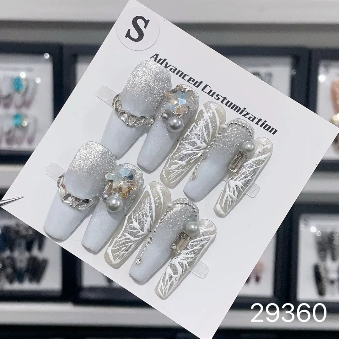 Wholesale Glitter Christmas Crystal Diamond Luxury White Sliver Bride Long Medium Gel Coffin Fake Art Artificial Fingernails Round Sexy False Press on Nails