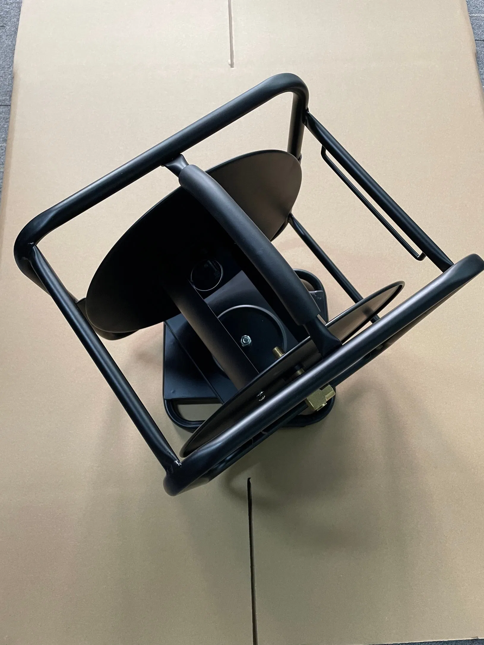 Manual Hose Reel with 360 Degree Swivel Base