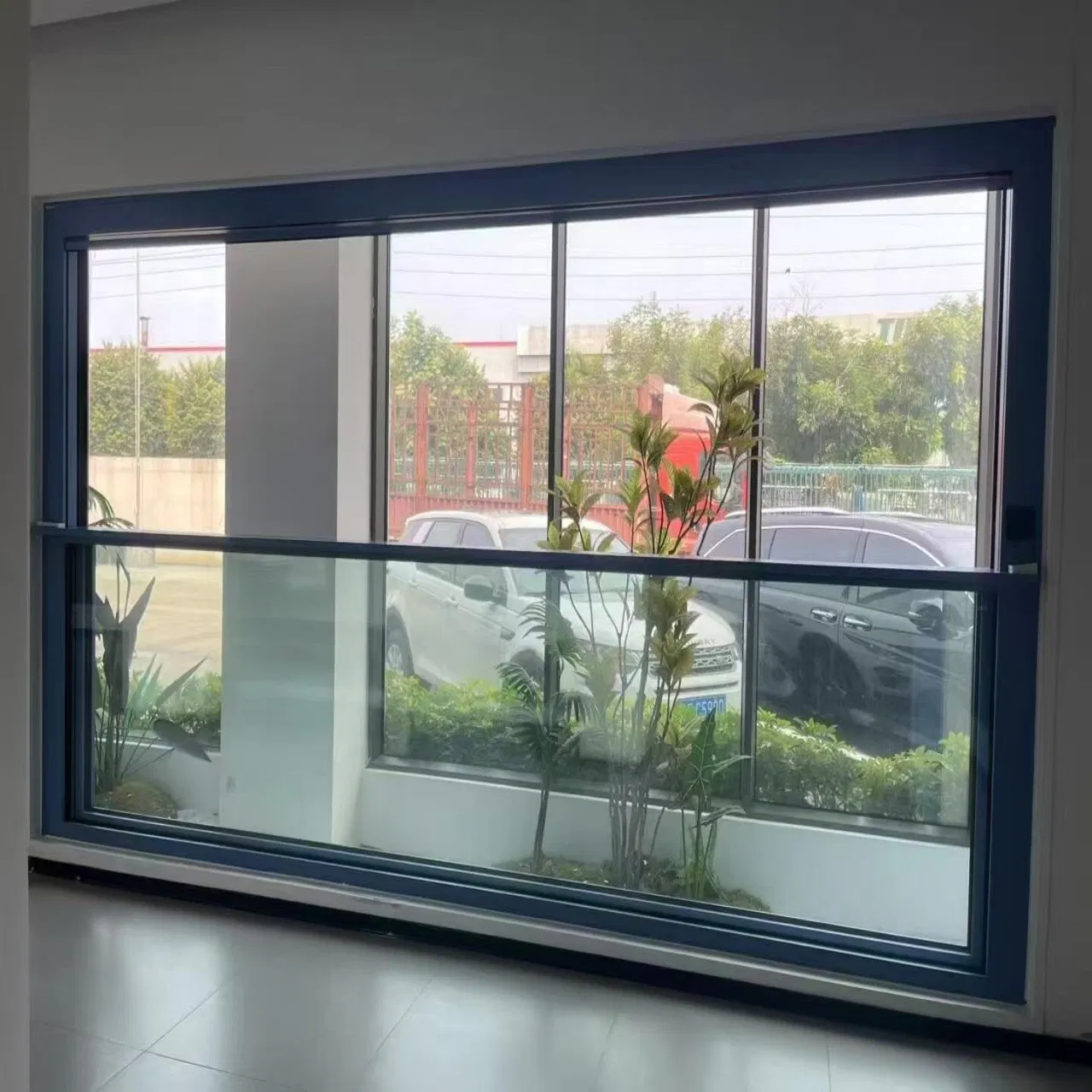 Умное автоматическое алюминиевое окно с сенсорным подъемом