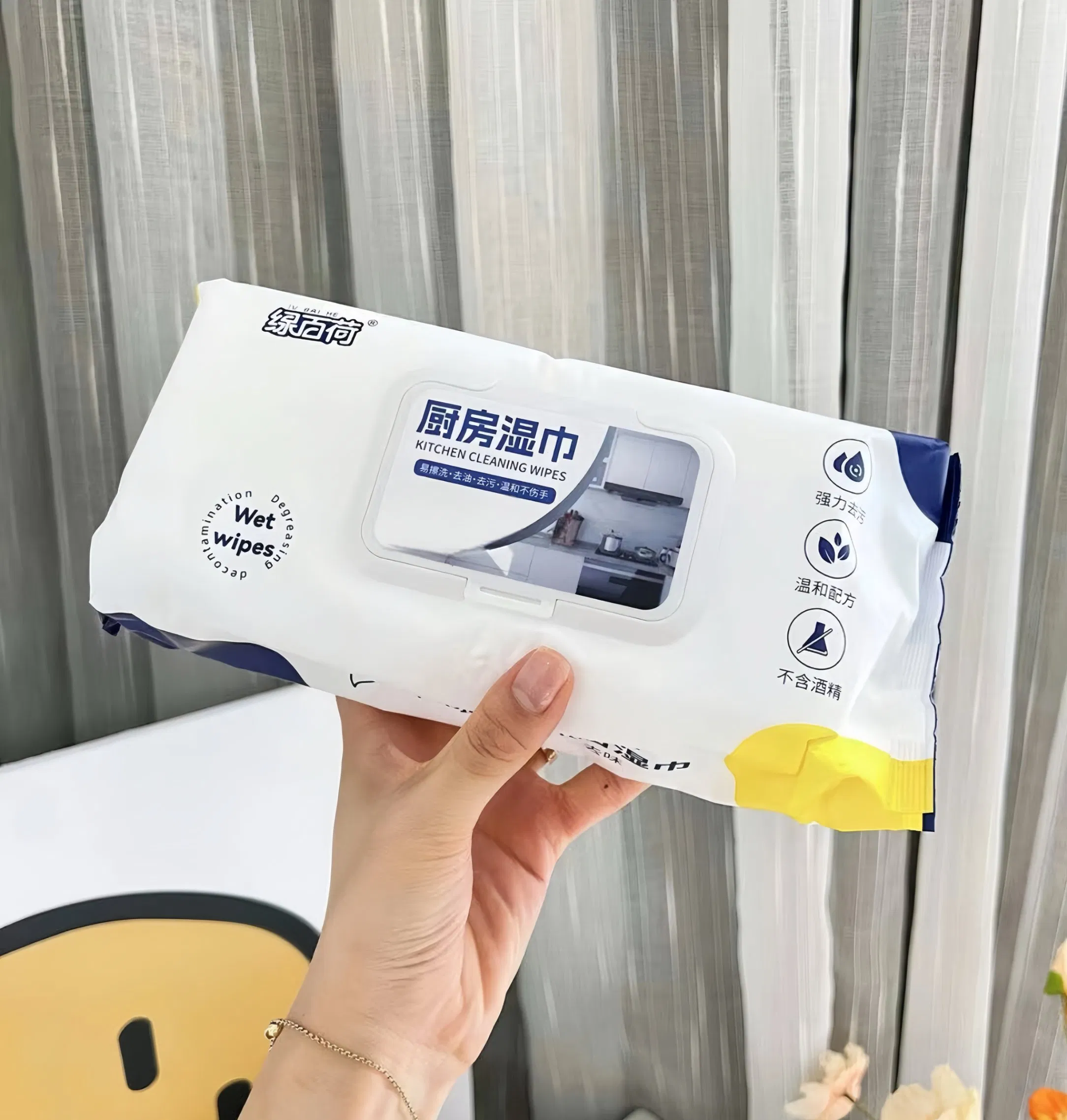 Eco-Friendly Fresh Pure Water Kitchen Cleaning Wet Tissue for Effortless Surface Shine