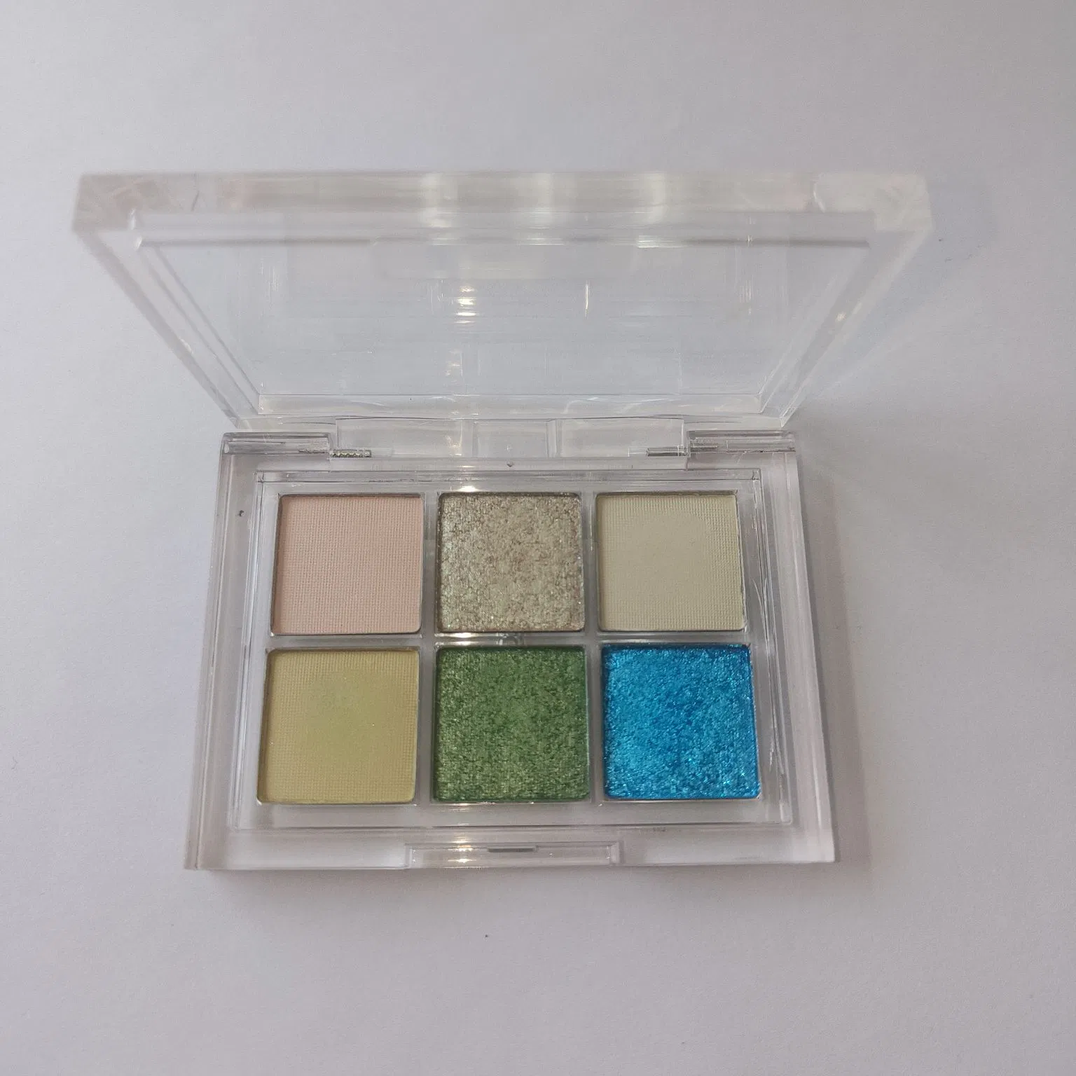 Dazzling Custom Glitter Eye Makeup Palette for Gorgeous Styles