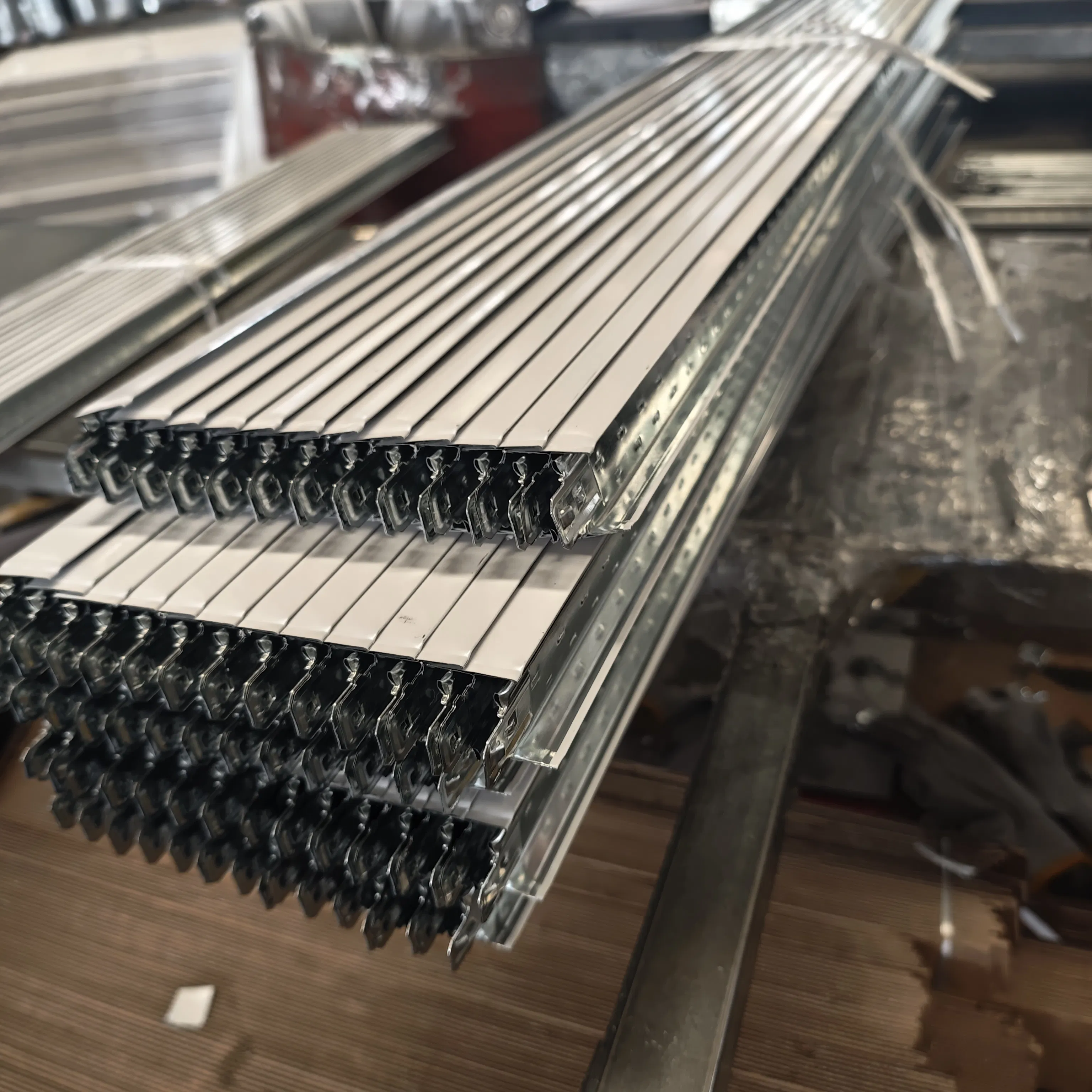 Durable White Suspended T-Grids Junding Trademark Specification #32 Included