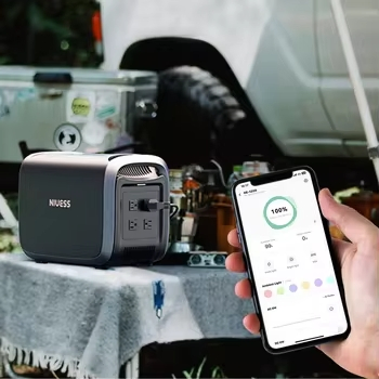 China Manufactures Supply Remote Control 2000W Solar Generator Portable Power Station 700W