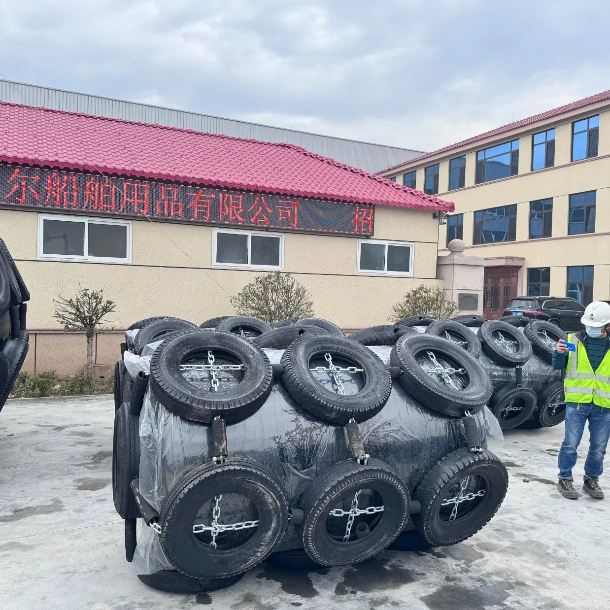 Прочные универсальные пенопластовые кранцы для коммерческого и рекреационного использования