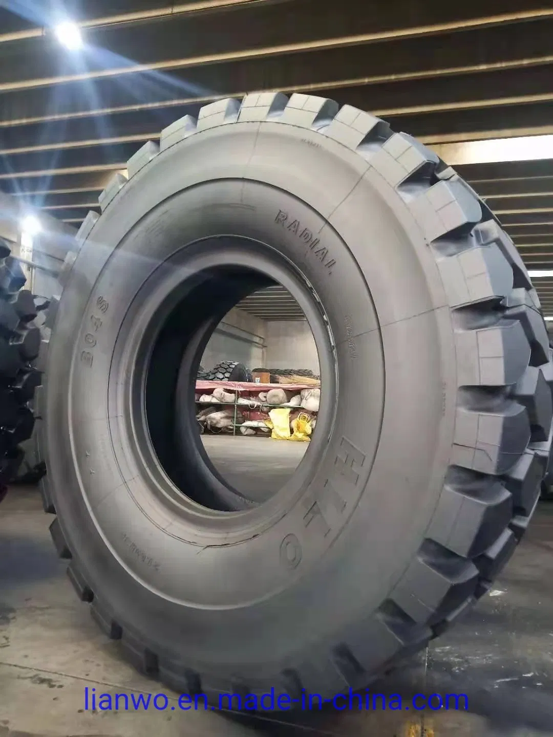 2100R35 Lianwo Radial Tyre for Rigid Dump Truck TR50 TR60