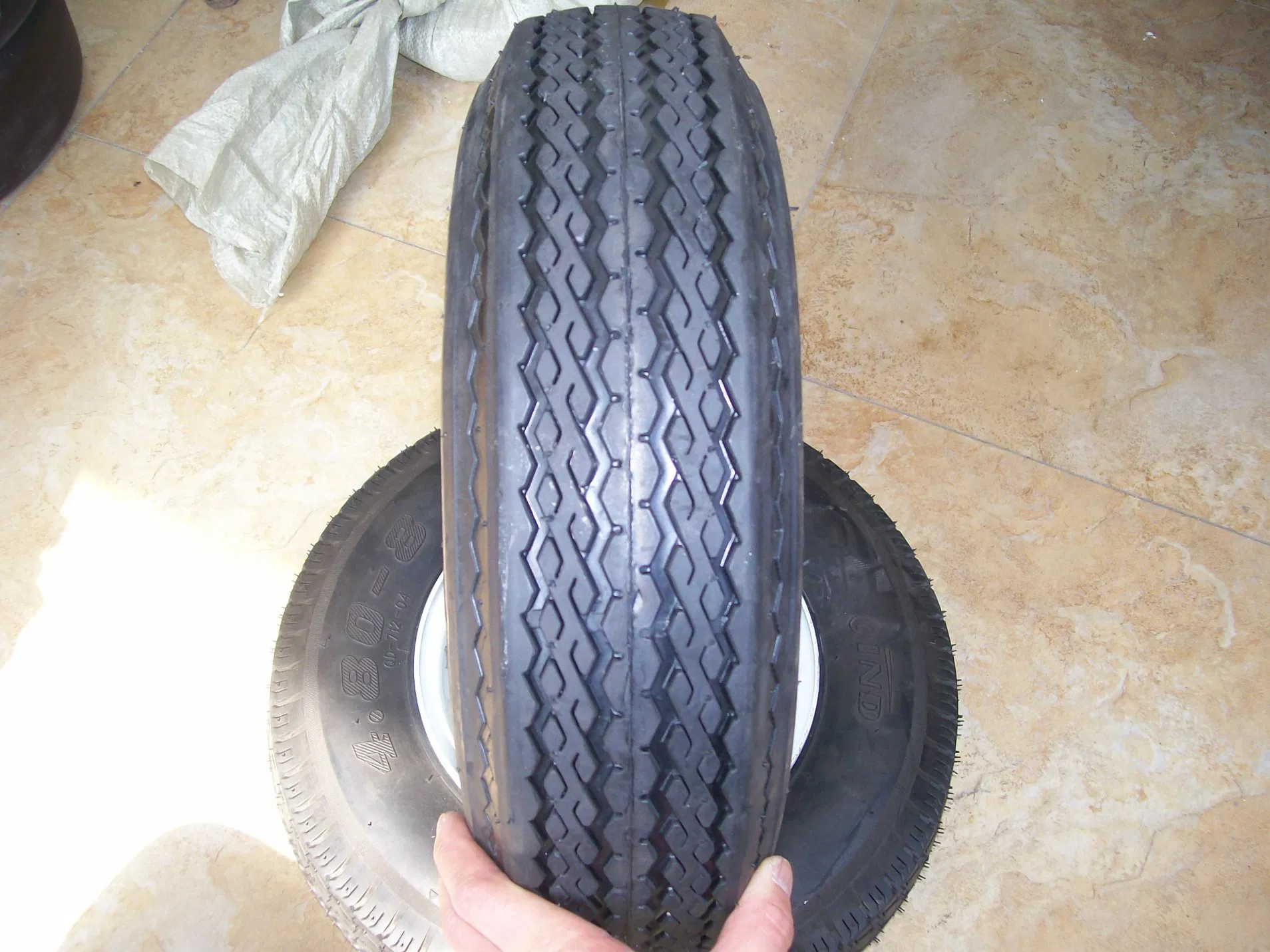 Low Price Pneumatic Rubber Wheel with High Quality (16"*4.50-8)