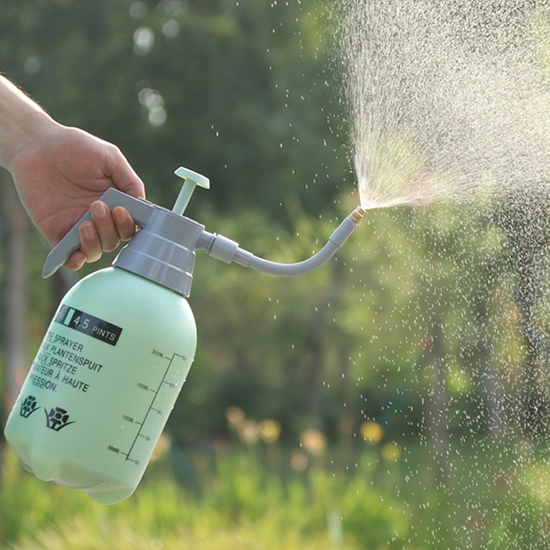 2L Garden Manual Pressure Water Sprayer Pump Handhold Sprayer Pot