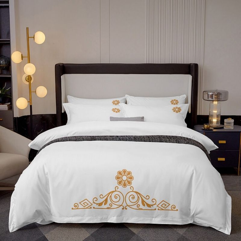 Wholesale White Microfiber Polyester Thickened Quilt Cover Brushed Embroidery Four-Piece Duvet Cover Bed Sheets Bedding Set for Hotel