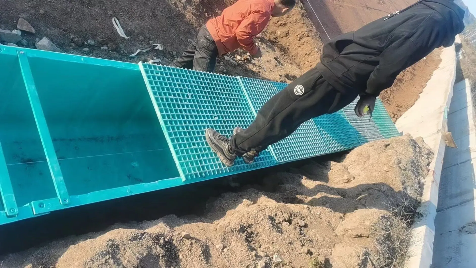 Durable U-Shaped Molded Drainage Ditch for Efficient Water Flow