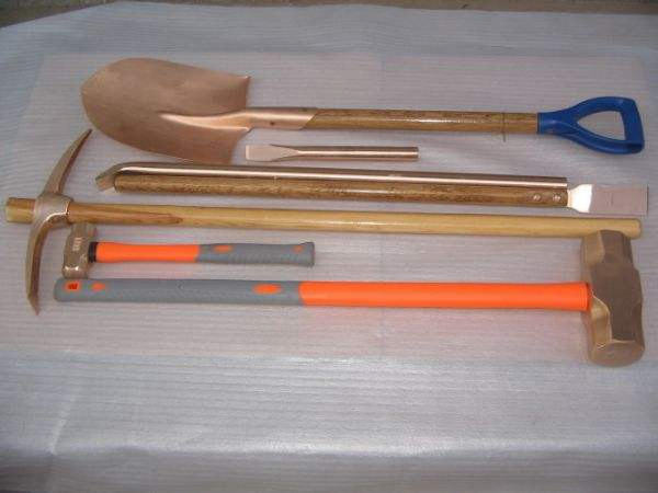 Non Sparking Brass Copper Spade Shovel in China