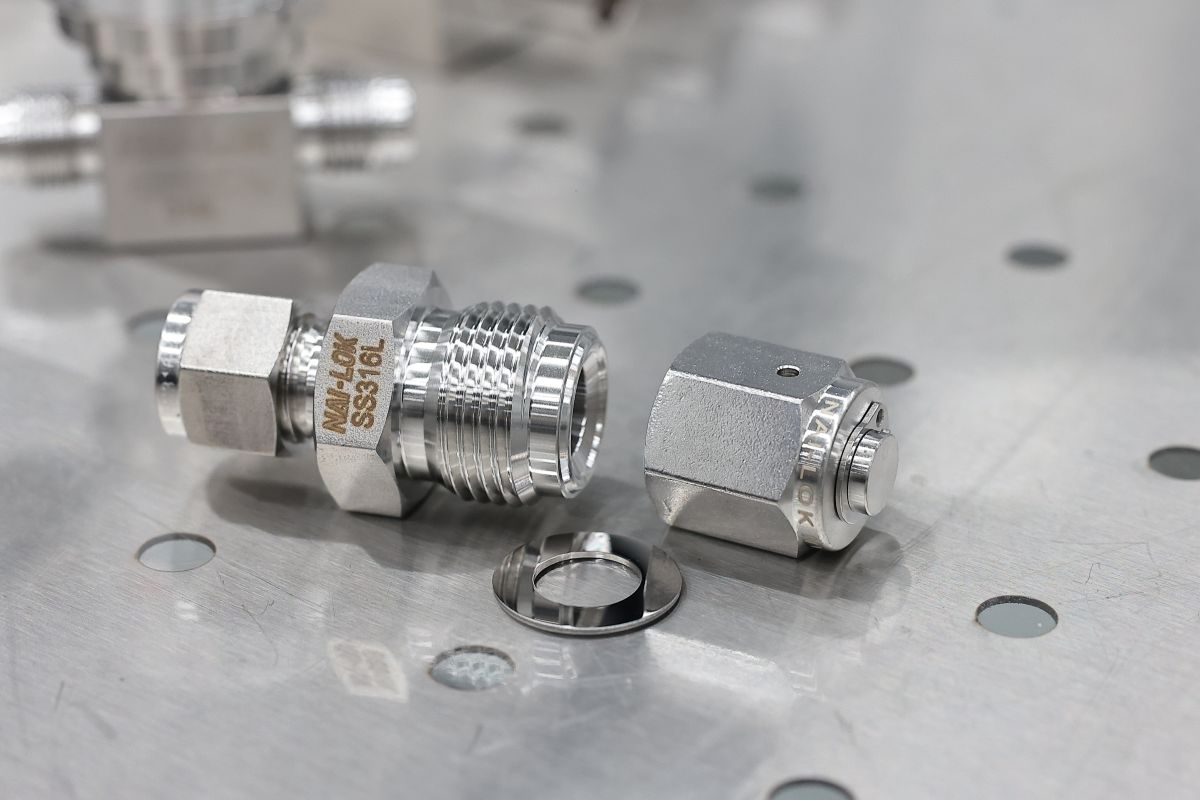 UHP Fitting Stainless Steel SS316 Metal Face Seal Male Nut 1/4-1/2 Silver Plated