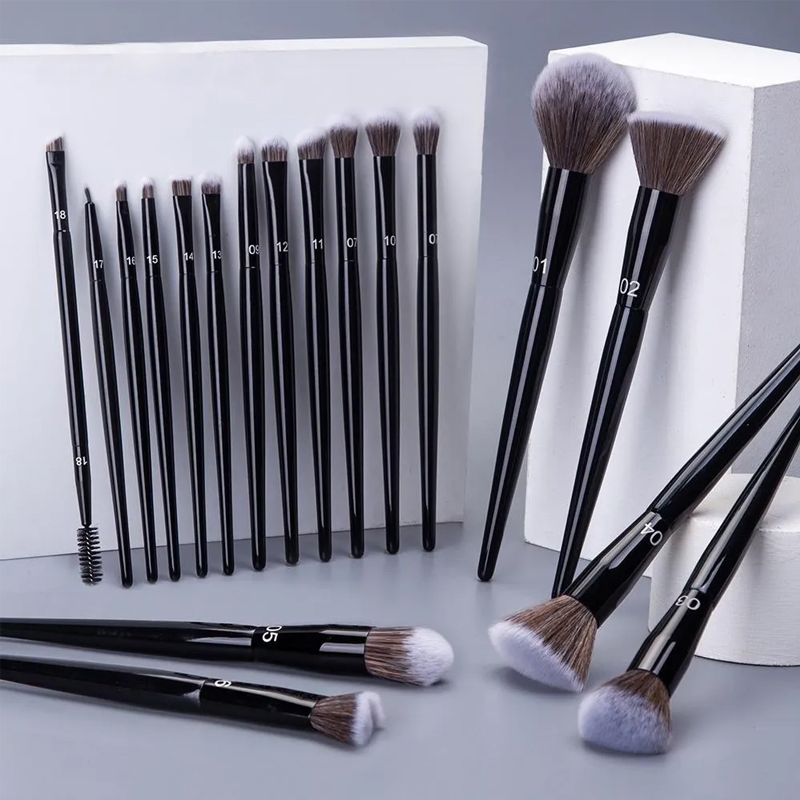 18PCS Factory Wholesale High Quality Foundation Brush Beauty Products Cosmetic Makeup Brush