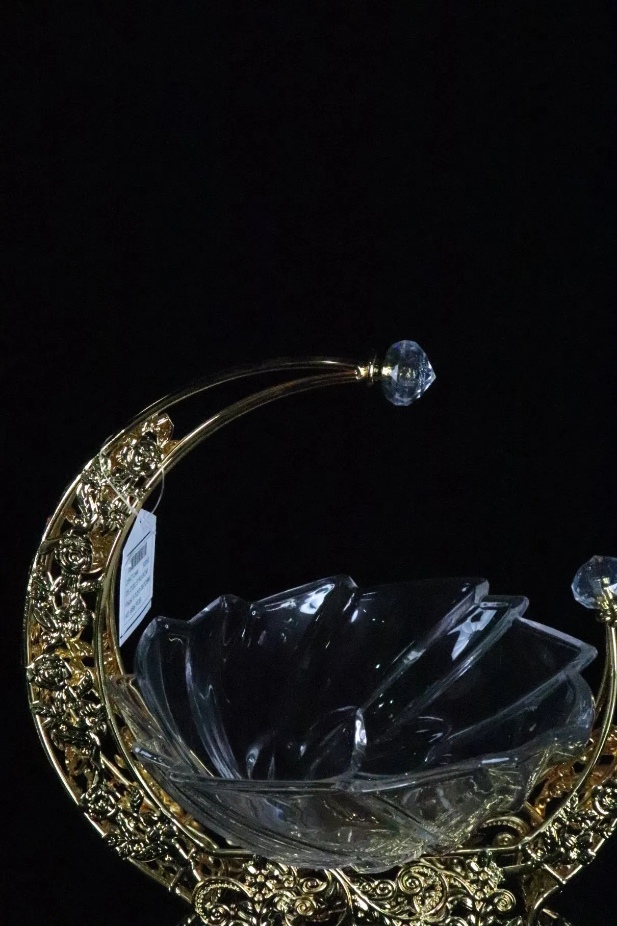 Gold Plated Iron Crafts Paired with a 2-Piece Set of Glass Bowls
