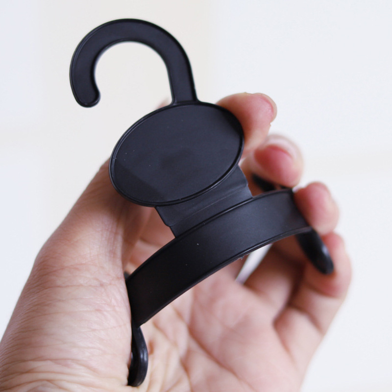 Eco-Friendly Propylene Particles Plastic Sleeper Hook Flip-Flop Racks Shoes Hanger Seller