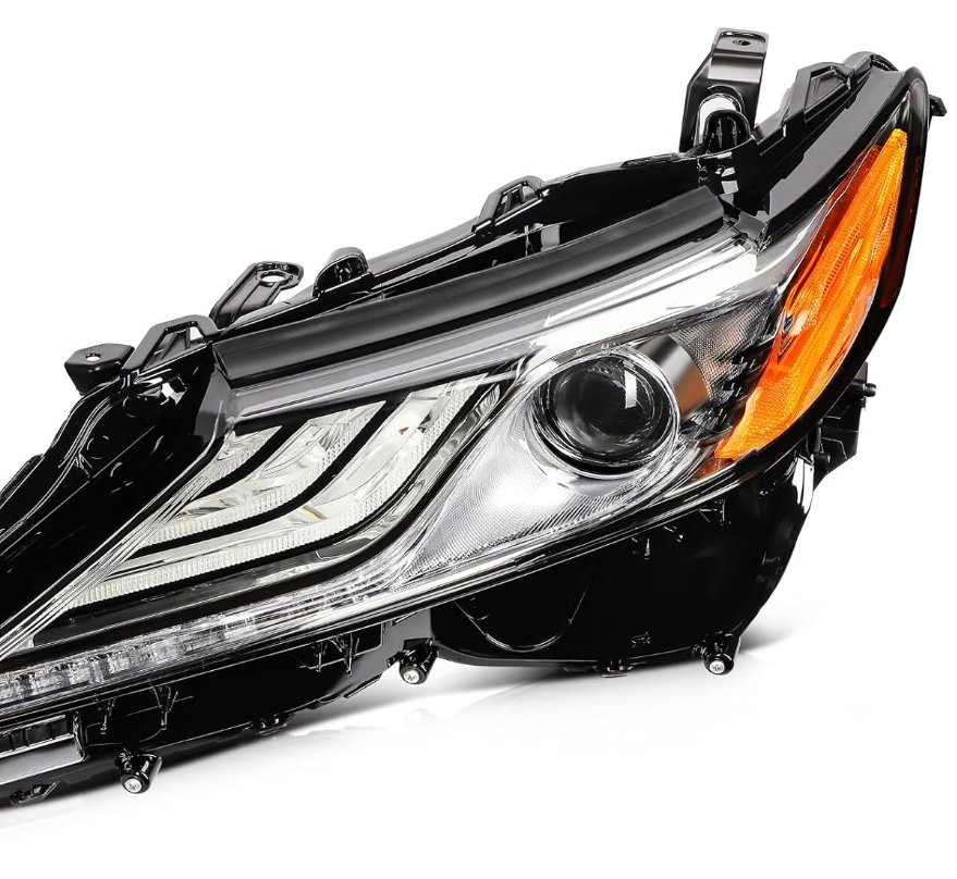 Фара головного света Toyota Camry, RAV4, Yaris, Highlander OEM 81150-06D70