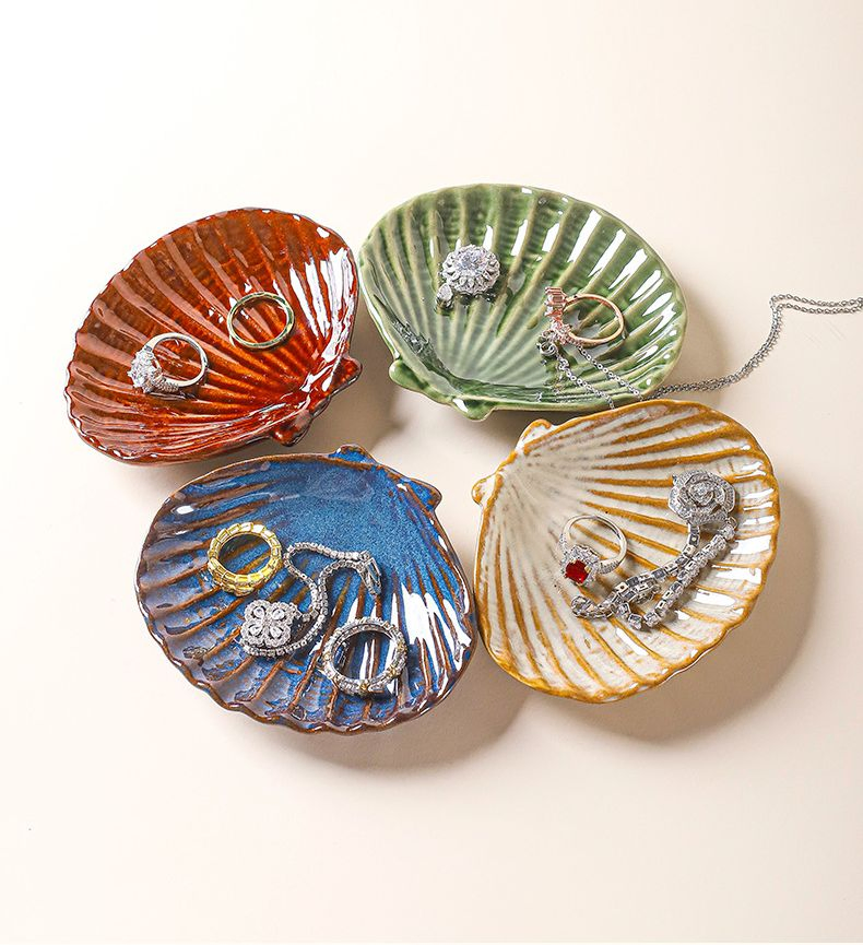 Elegant Shell-Shaped Ceramic Plate for Fruit or Jewelry Display Tray