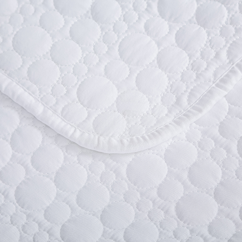 Home Textile High Quality Bedroom Bedding Solid Color King Size Quilted Bedspread with Pillow Wholesaler