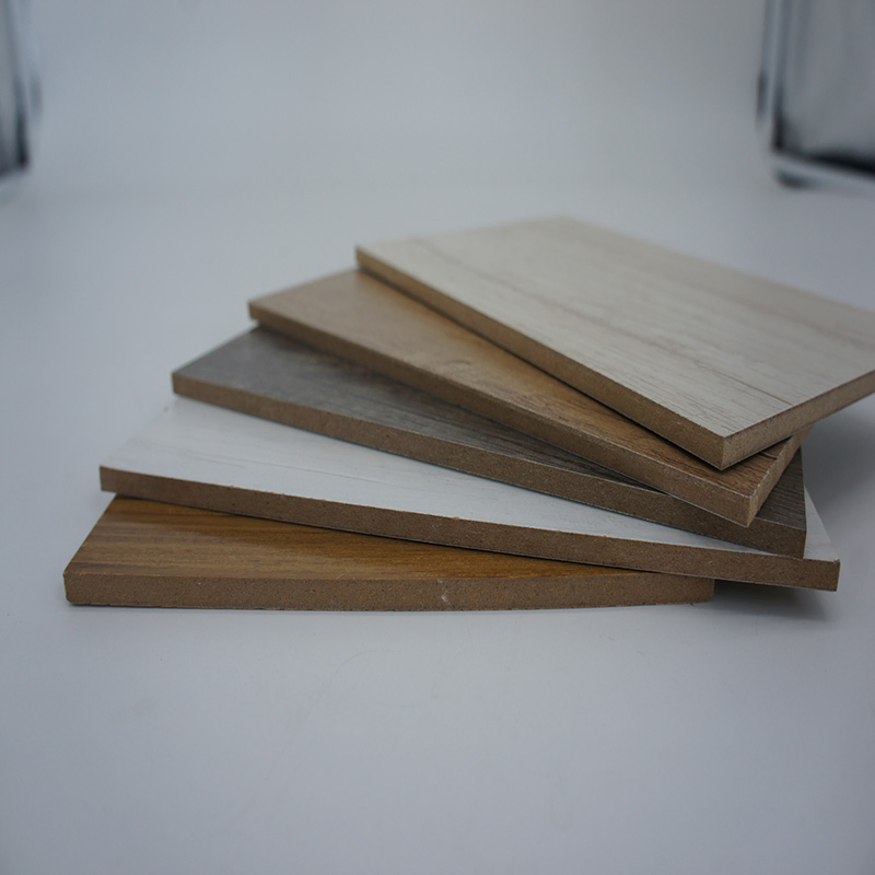 4 X 8 Inches 6mm Thickness New Typle Middle Density Fibler Melamine Paper MDF for Decoration