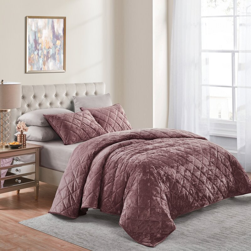 Diamond Velvet Modern &amp; Contemporary 3 Piece Quilt Set