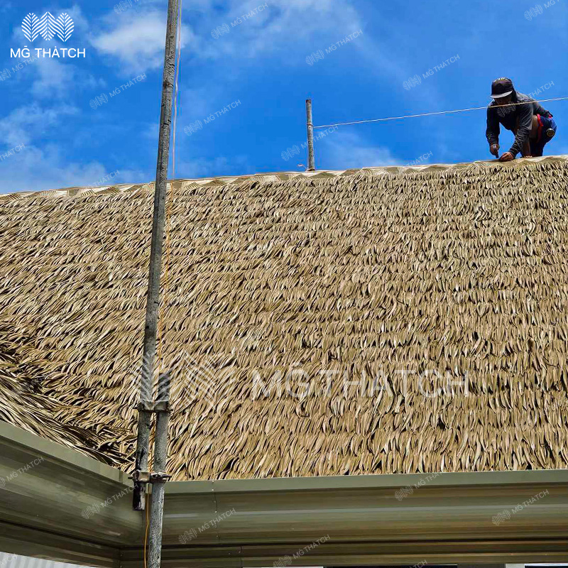 Insect and Mildew Proof Plastic Artificial Palm Fireproof Artificial Palm Roof Panels