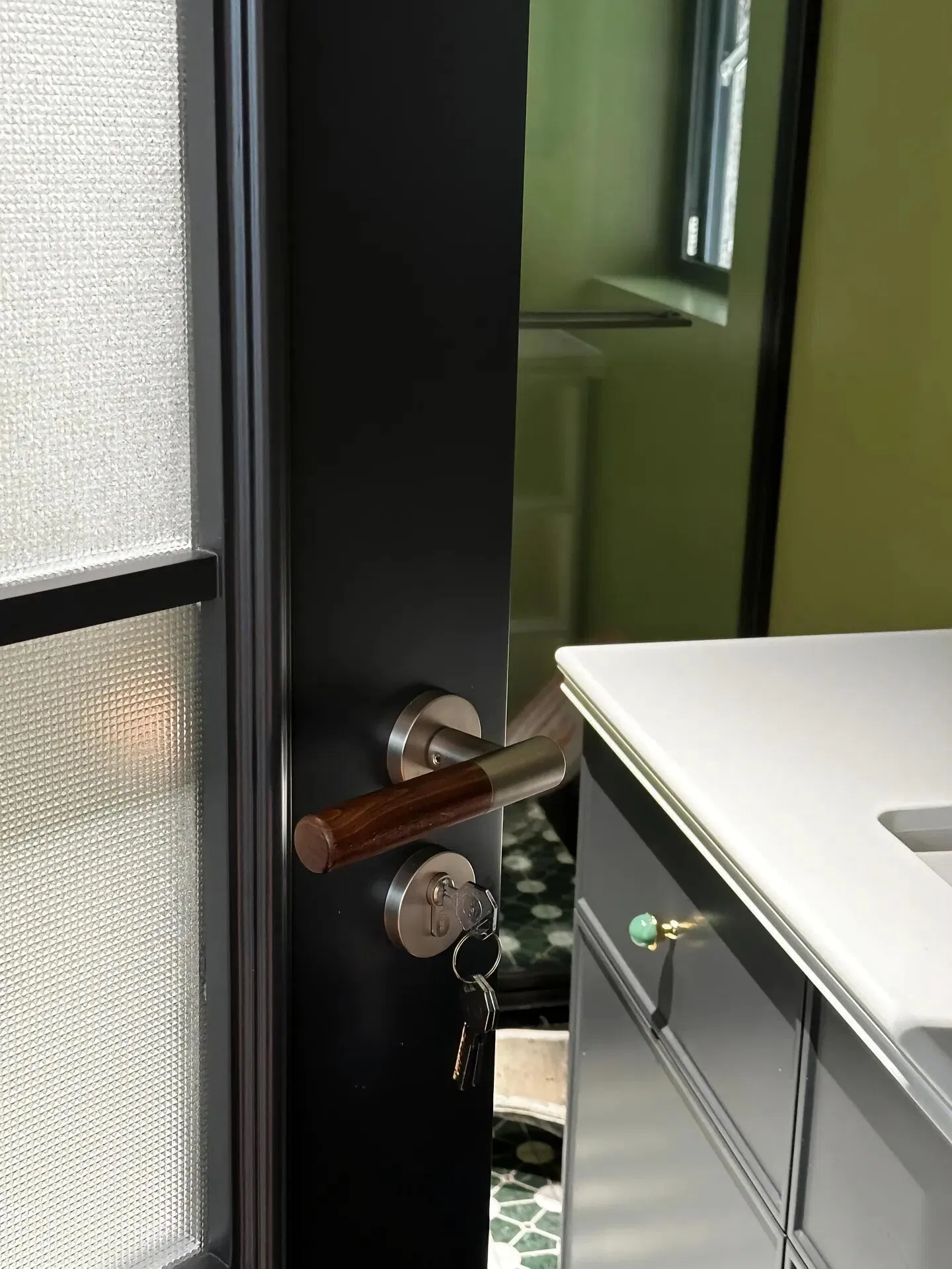 Waterproof Melamine Paper HDF/MDF Moulded Door Wooden Doors, Painted Doors, PVC Doors, and MDF Doors Suitable for Hotels, Villas, and Apartments.