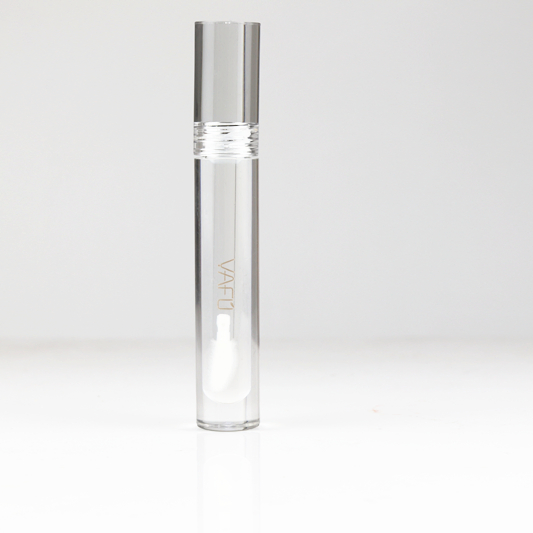 Luxurious Hydrating Lip Oil for Ultimate Glossy Shine