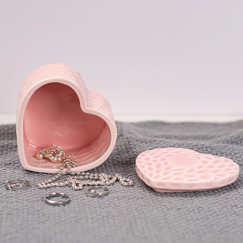 Керамическая шкатулка для украшений с крышкой