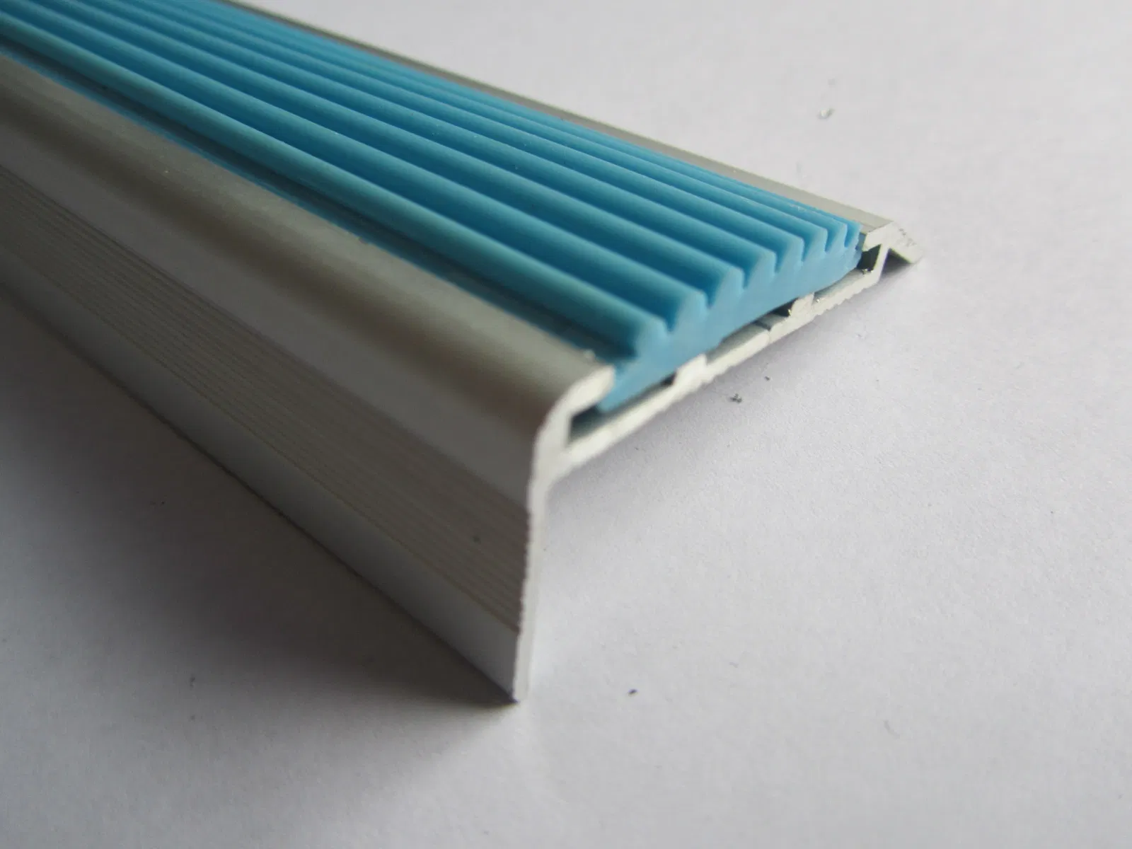 Hot Sale Non Slip Aluminium Stair Nosing Curved Porcelain Tile Nosing