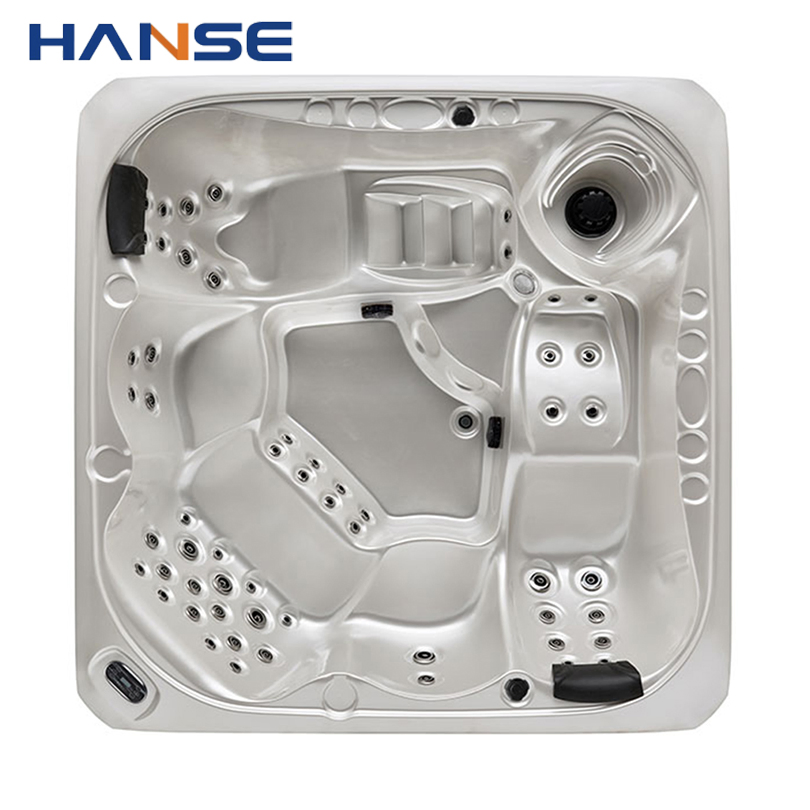 Уличный СПА-бассейн на 5 человек с гидромассажем и ТВ