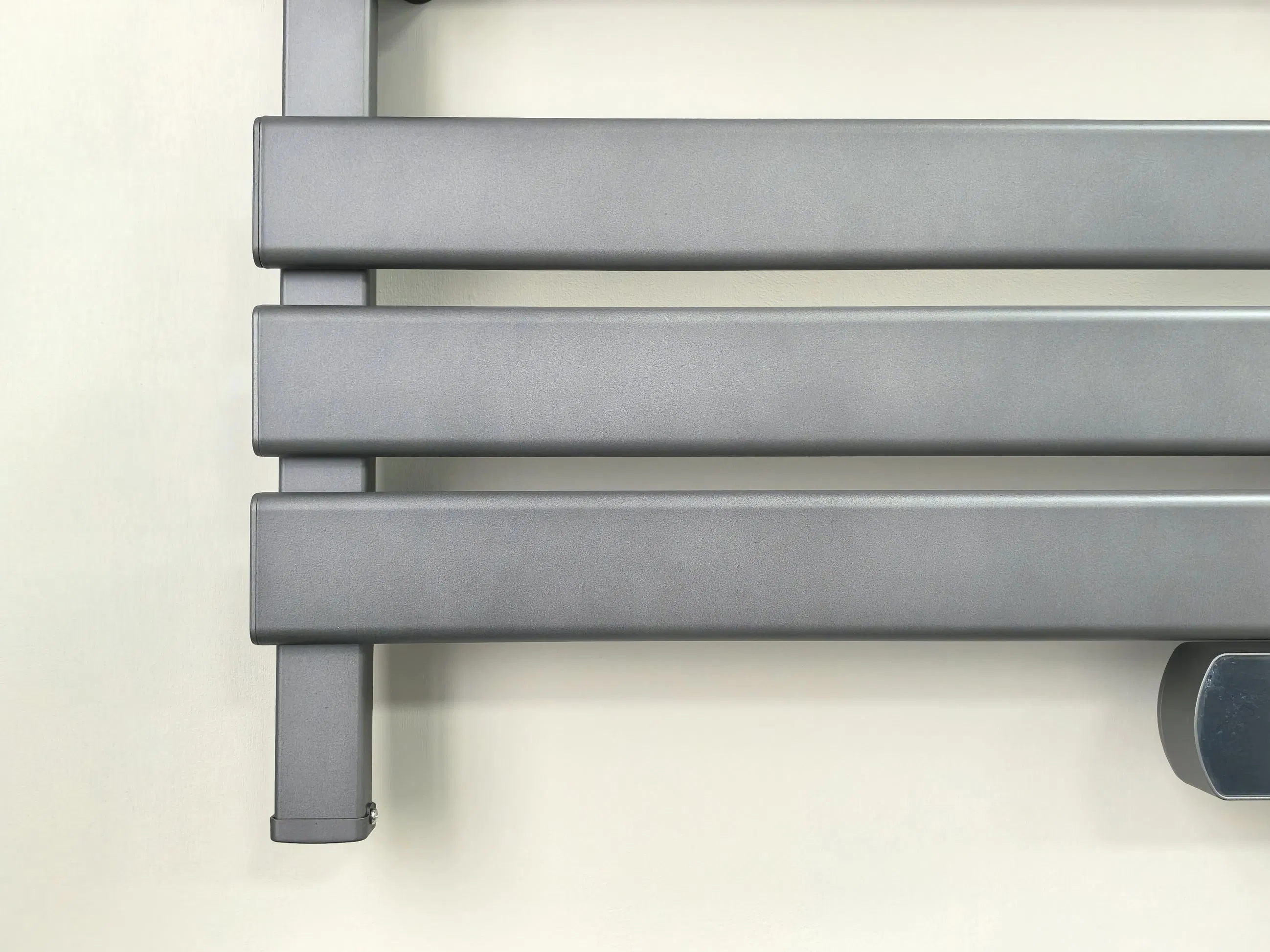 Popular Model in Spain Heated Towel Rack Towel Radder 200W 2 in 1