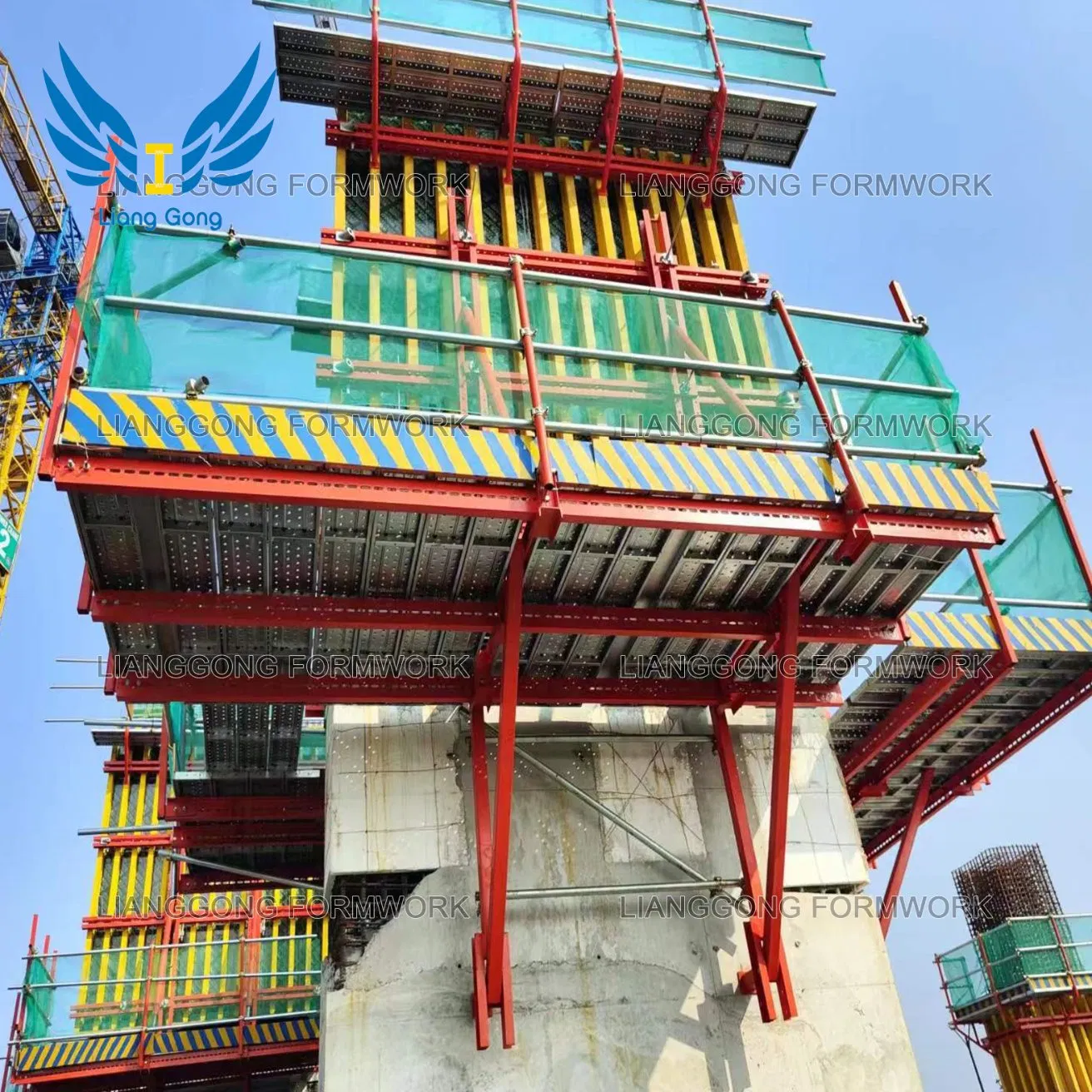 Lianggong Adjustable High Quality Cantilever Climbing Formwork for Dams and Piers Construction