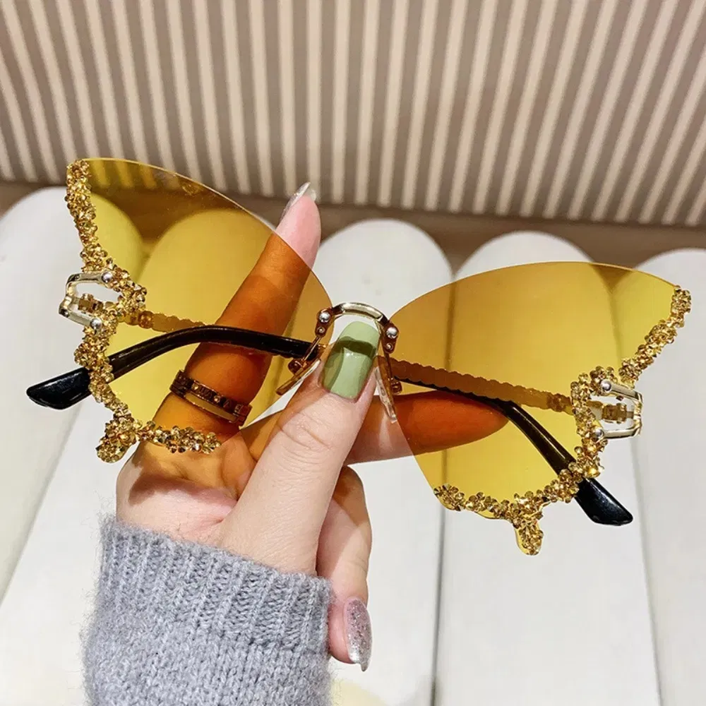New European and American Style Butterfly-Shaped Diamond Frameless Sunglasses, Fashionable, Exaggerated, and Unique, High-End and Exquisite.