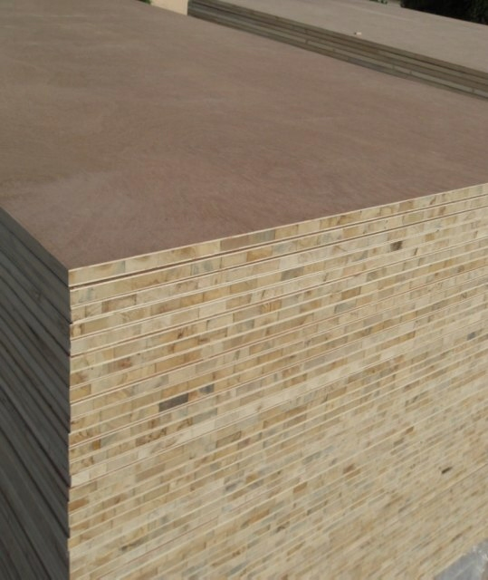 Pine Wood Core, Falcata Core, Block Board with Okume Film for Furniture or Decoration