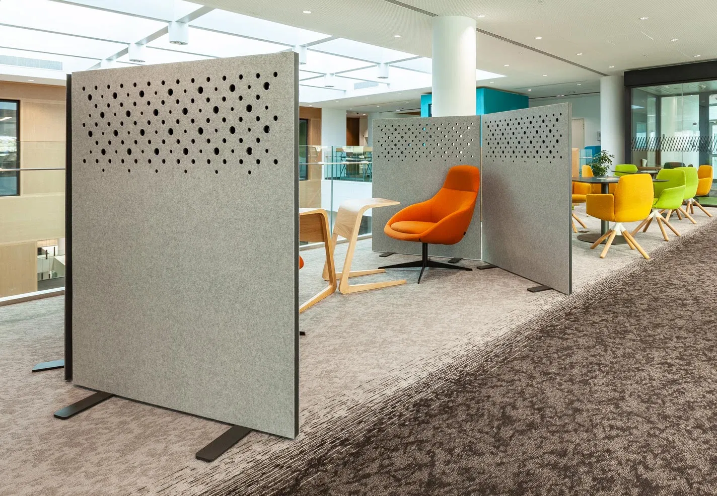 Hollow out Polyester Fiber Hanging Ceiling Room Decoration and Design