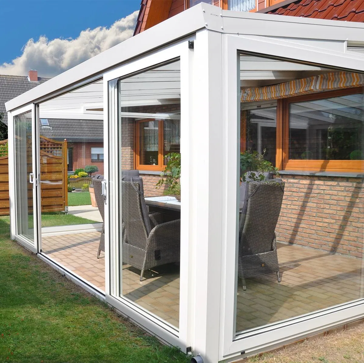 Customized Outdoor Aluminum Winter Garden Room House Glass Sunrooms