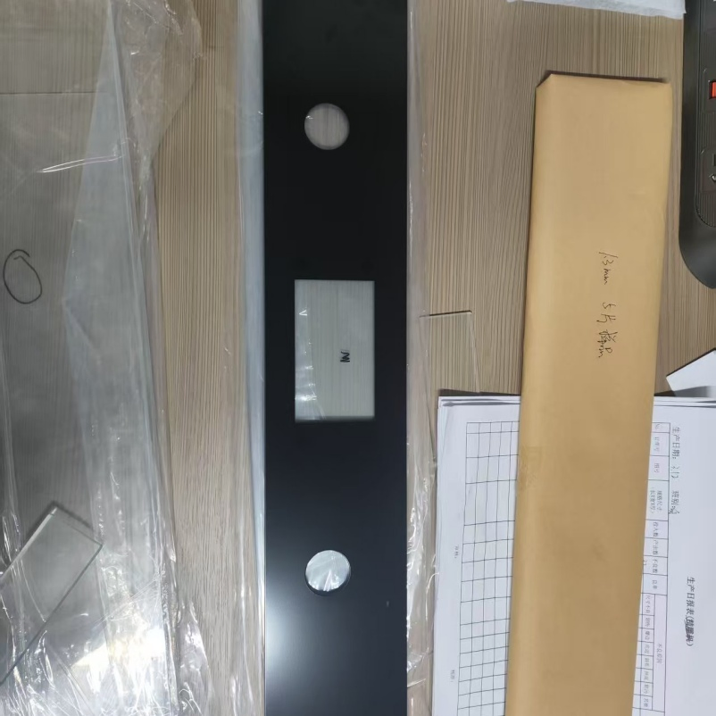 Float Glass for Picture Framing with Smooth Cut Edges and Clear View