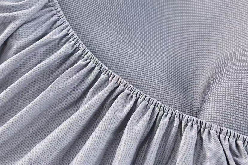 Hot Selling The Cooling Mat That My Baby Loves It's a Skin - Friendly and Cool Feeling Silk Cooling Mat in The Style of a Fitted Sheet