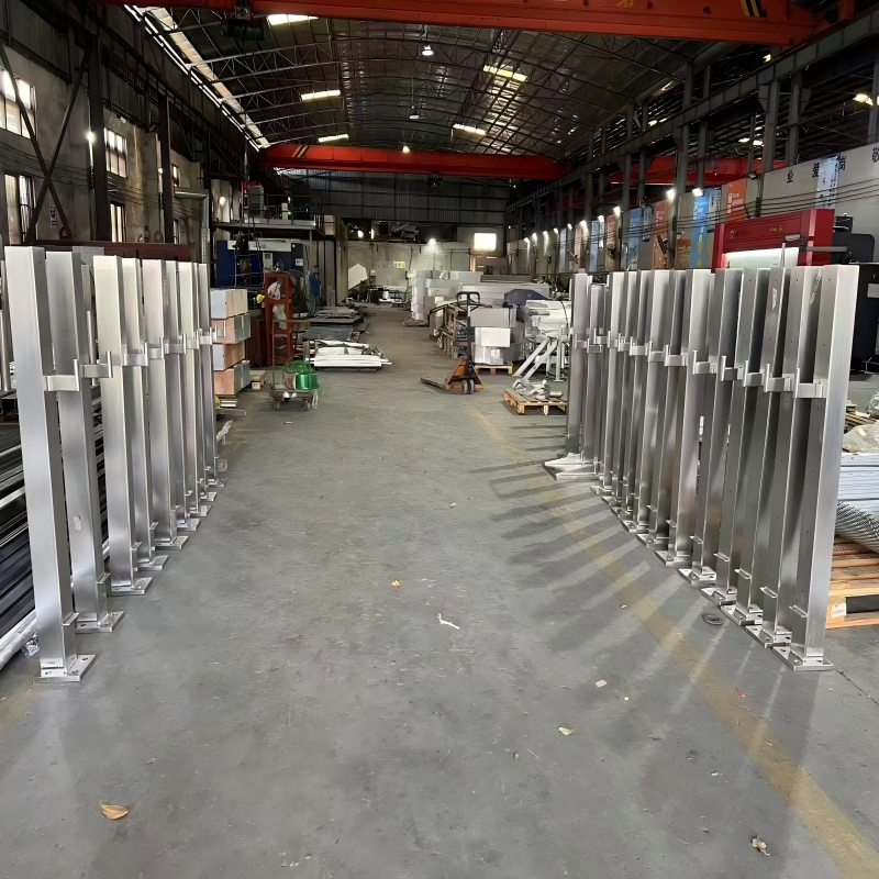 Heavy-Duty Metal Steel Fence Post for Industrial Water Zones