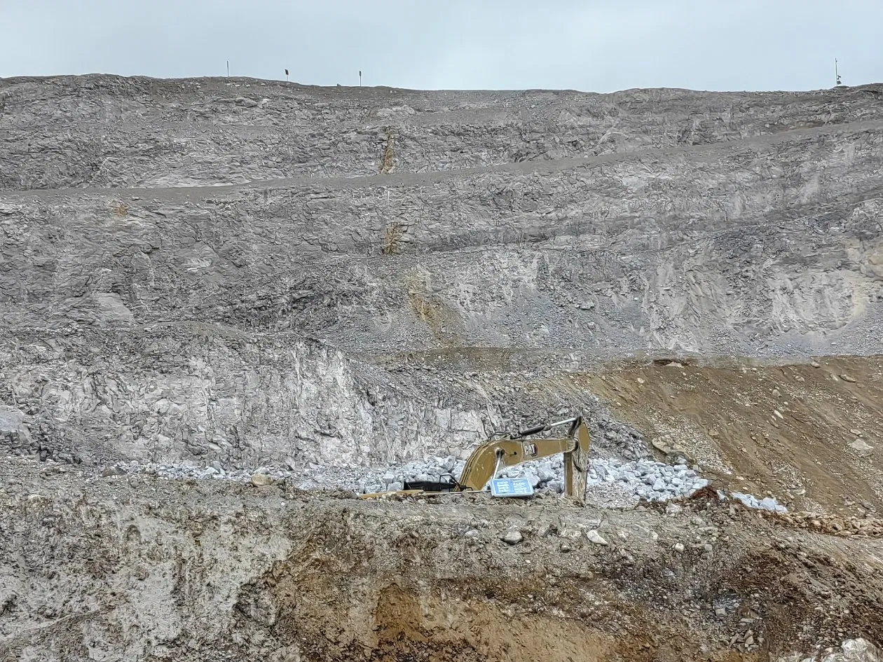 Low Iron Large Glass with Dolomite Photovoltaic Glass Raw Materials
