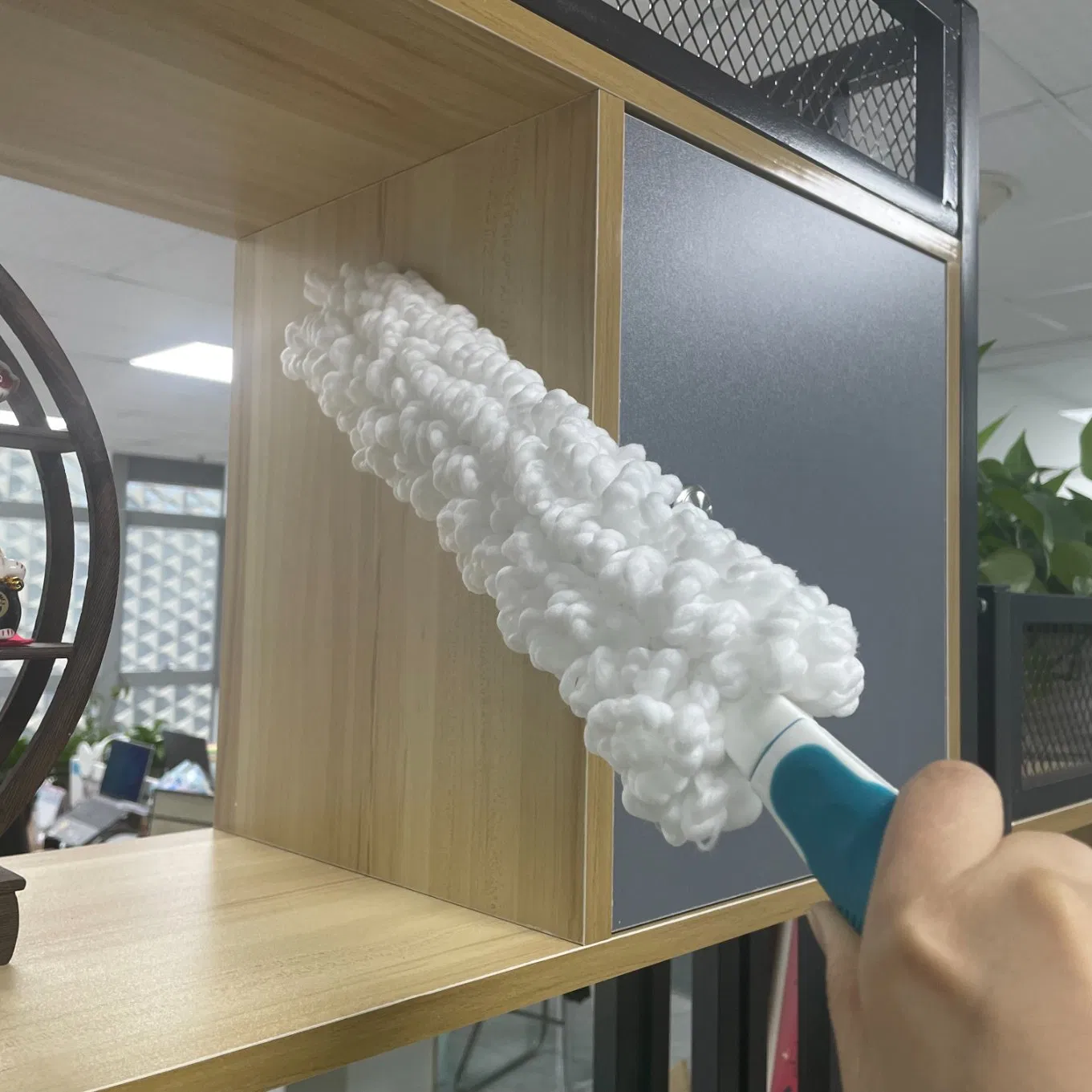 Microfiber Cleaning Duster with Soft TPR Handle for Household