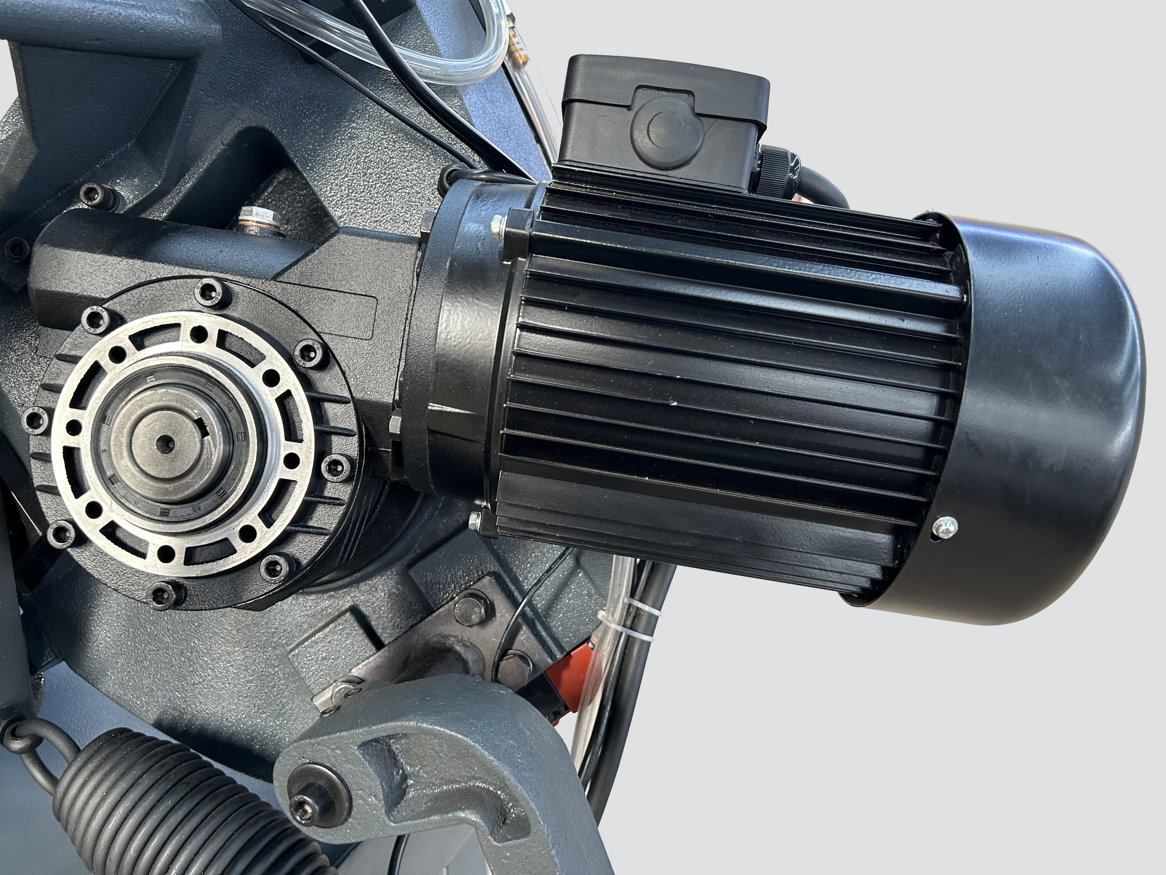 Станок ленточнопильный промышленный ручной по металлу MBS 320 FH