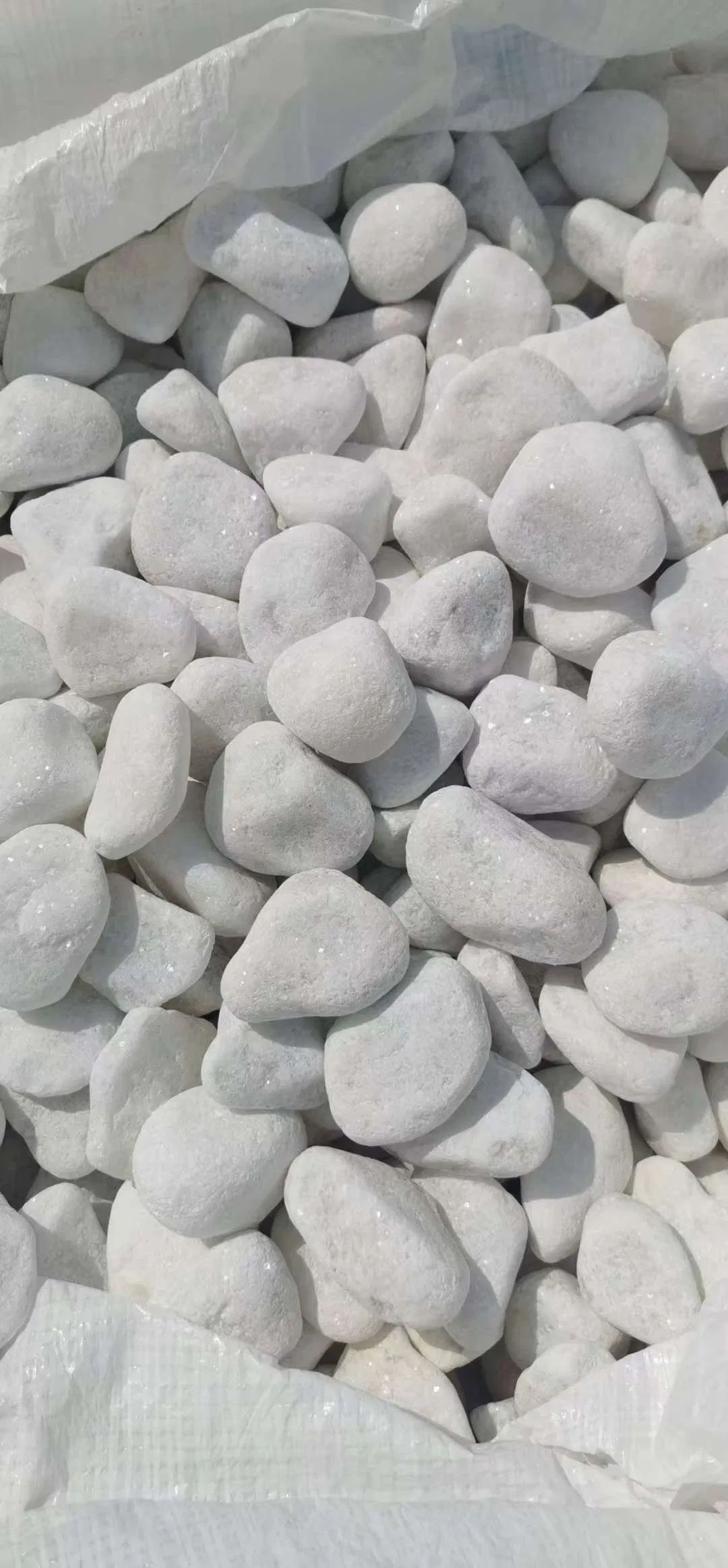 Natural Rocks River White Pebble Tumbled Finish for Flooring Garden Decoration Landscaping