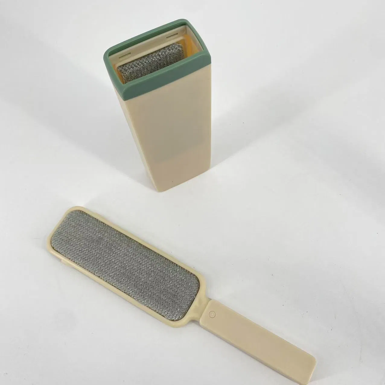 Household Good Grips Furlifter Pet Garment Brush Hair Remover for Clothing White Garment Brush