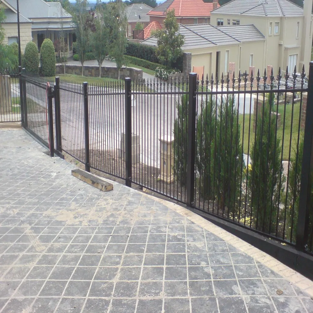 Garden Black Metal Iron Fence Anti Rust Spear Top Galvanized Steel Fence